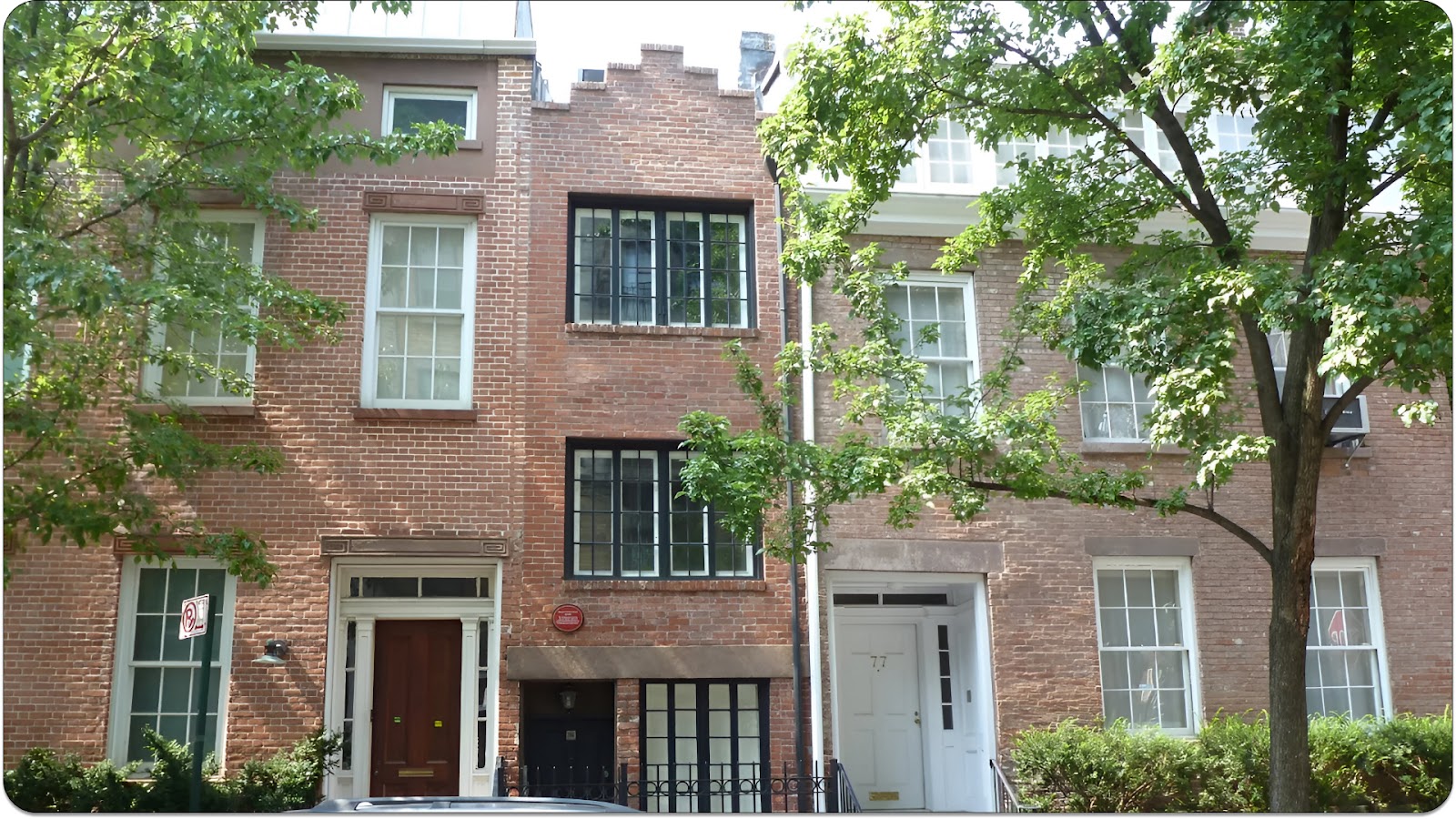 New York's narrowest house